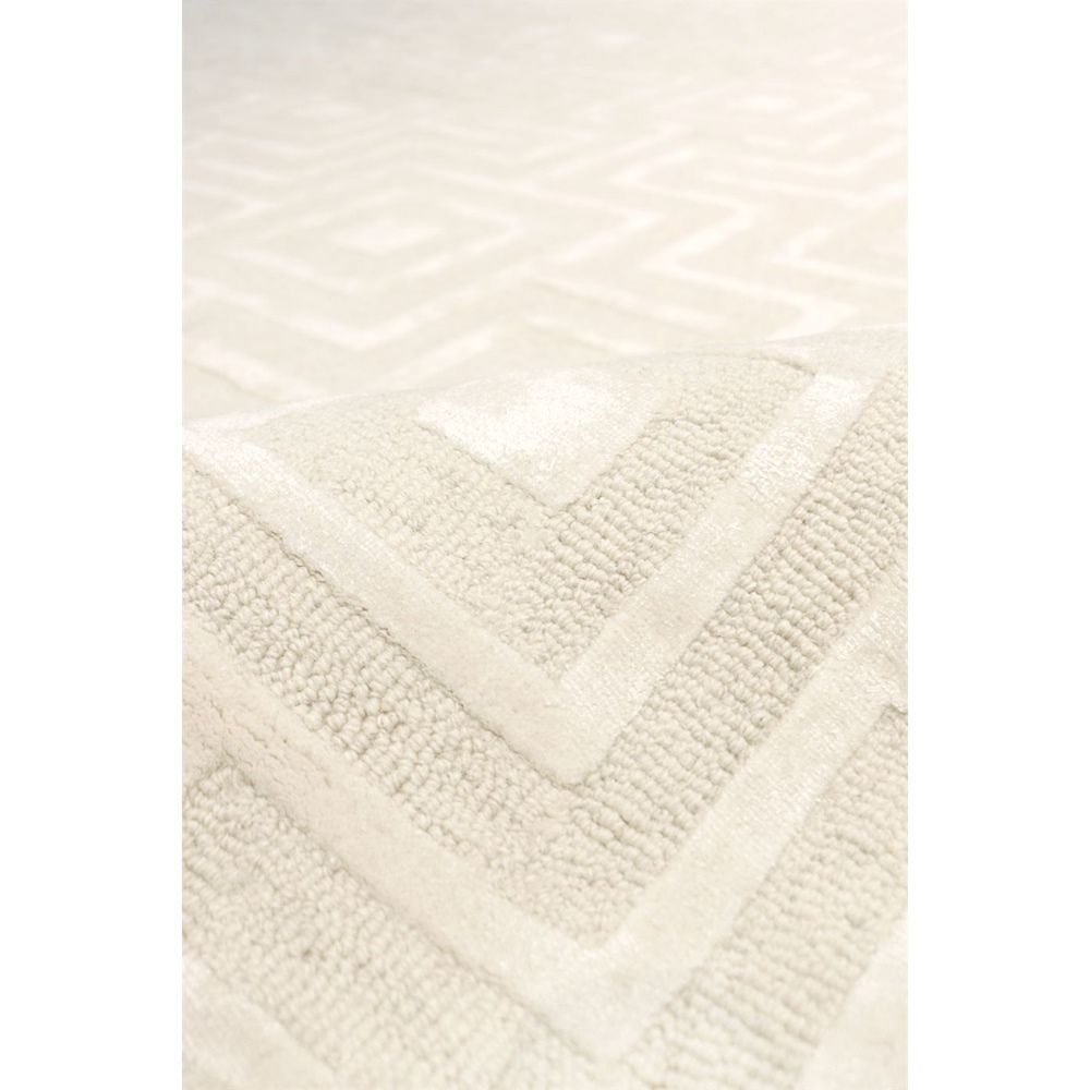 Edgy Hand-Tufted Ivory Area Rug