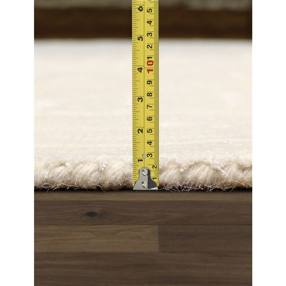 Edgy Hand-Tufted Ivory Area Rug